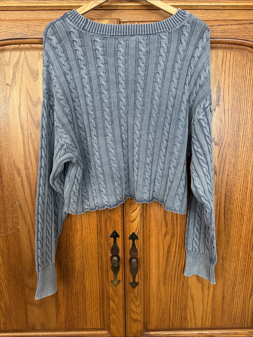 Sincerely Jules Gray Cable-Knit Cropped Crewneck Sweater image 2